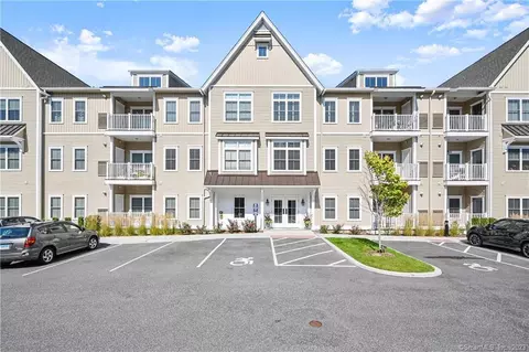 233 Danbury Rd #109, Ridgefield, CT 06877