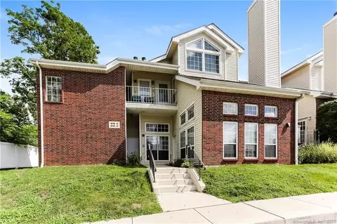 218 Carriage Crossing Ln #218, Middletown, CT 06457