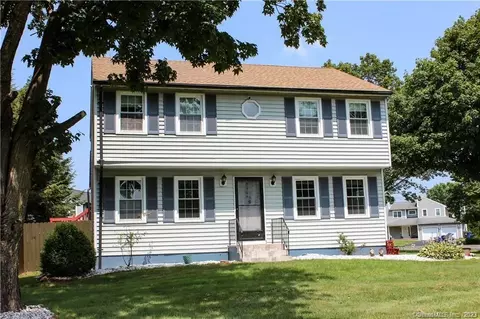 11 Chatham Ln, South Windsor, CT 06074