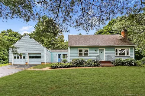 84 Terrys Plain Rd, Simsbury, CT 06070