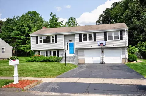 148 Farms Village Rd, Rocky Hill, CT 06067