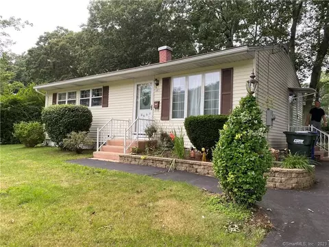 169 Indigo St, Groton, CT 06355