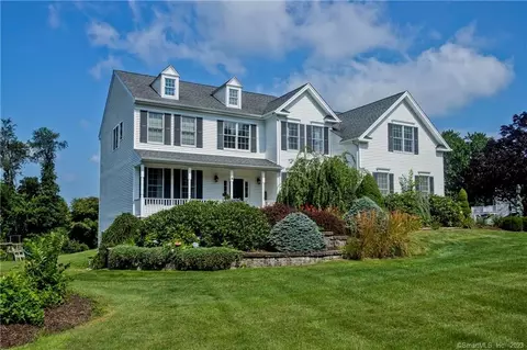4 Oak Hill Farms Rd, Ellington, CT 06029