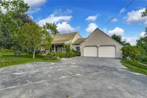 591 Upper Grassy Hill Rd, Woodbury, CT 06798