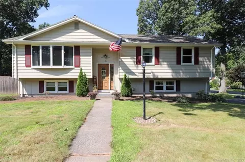 25 Windsor Ln, Bristol, CT 06010