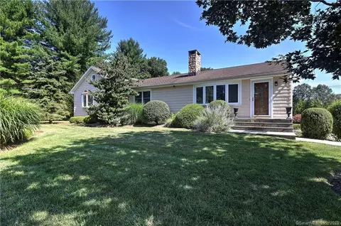 31 Lorraine Dr, Monroe, CT 06468