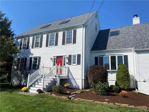 70 Stepstone Hill Rd, Guilford, CT 06437