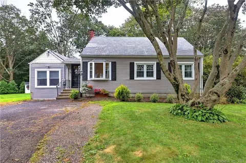 230 Pilgrim Pl, Bridgeport, CT 06608
