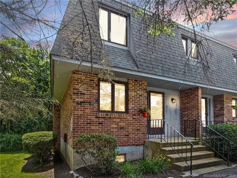 32 Upper Pattagansett Rd #1, East Lyme, CT 06333