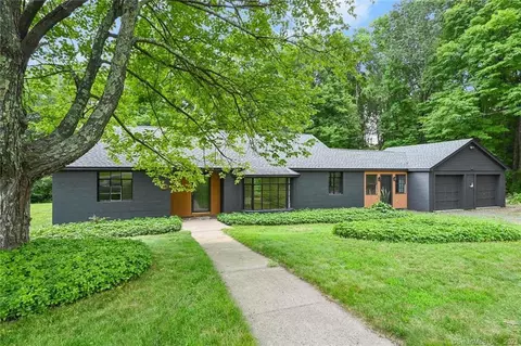 116 Day St, Granby, CT 06035
