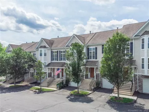 2105 Briar Woods Ln #2105, Danbury, CT 06810
