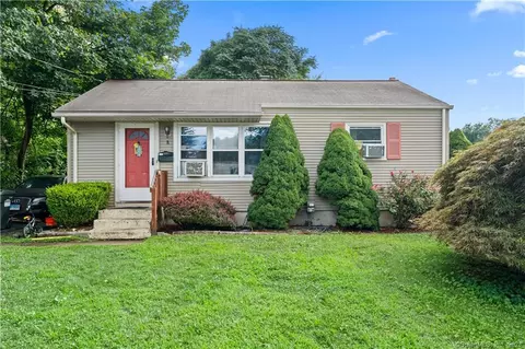 8 Great Plain Rd, Norwich, CT 06360