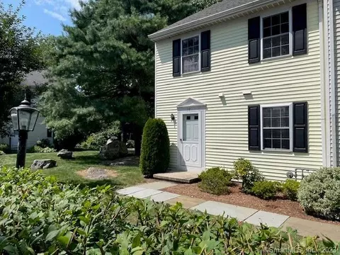 33 Talbot Ln #17, Greenwich, CT 06830