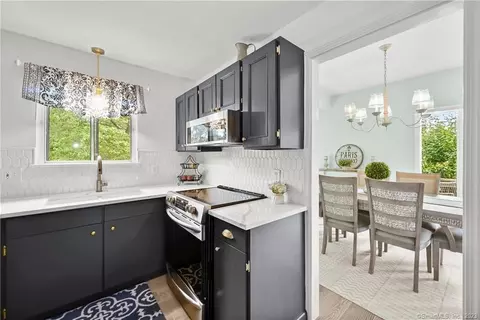 25 Heritage Vlg #A, Southbury, CT 06488