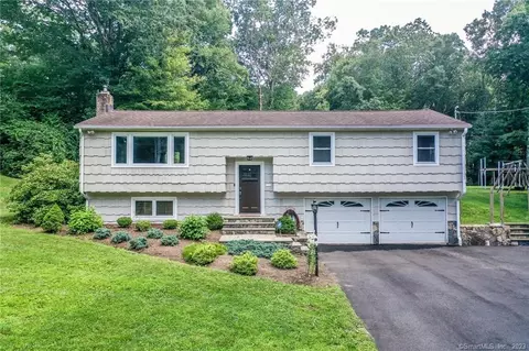 12 Jeremiah Rd, Newtown, CT 06482