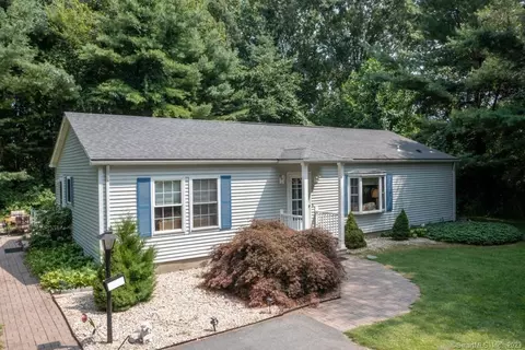 12 Old Forge Rd, Westbrook, CT 06498