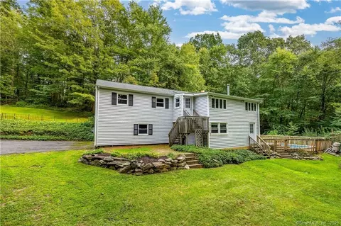 207 Chestnut Ridge Rd, Bethel, CT 06801