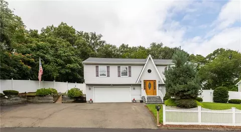 109 Spruce St, West Haven, CT 06516