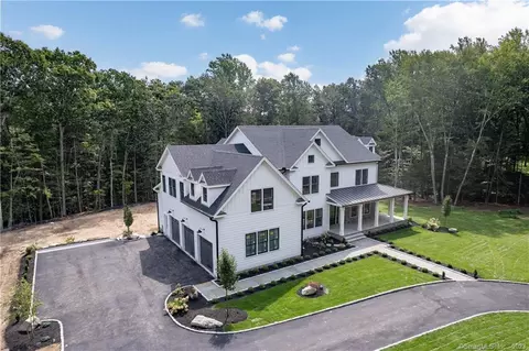 122 Summer Hill Rd, Madison, CT 06443