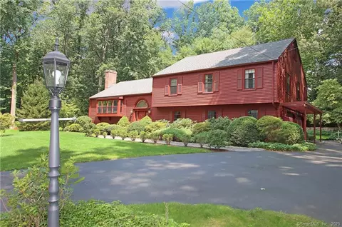 24 Wolf Tree Dr, Woodbridge, CT 06525
