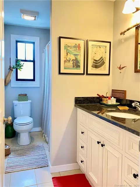 6 Coit St #4, New London, CT 06320