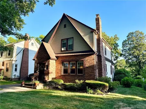 195 Upson Ter, East Haven, CT 06512
