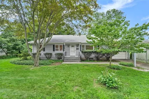 67 3rd St, Fairfield, CT 06825