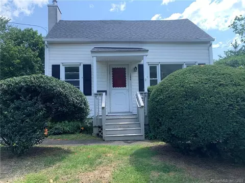 1384 Elm St, Stratford, CT 06615