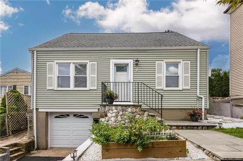 7 Reynolds Ave, Stamford, CT 06905