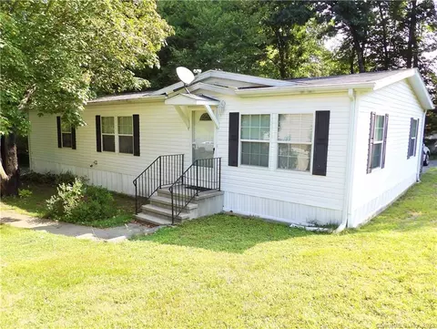 145 Gallivan Ln #B, Uncasville, CT 06382