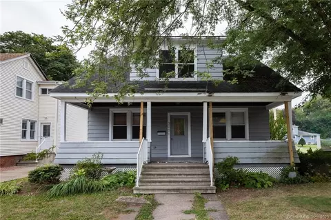 300 Helen St, Hamden, CT 06514