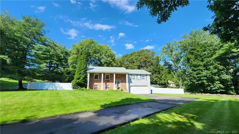 5 Elmar Dr, Danbury, CT 06811
