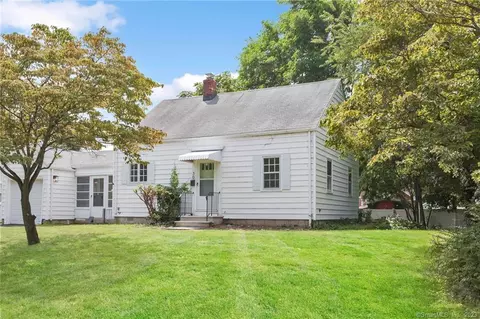 30 Wainwright Pl, Stratford, CT 06614