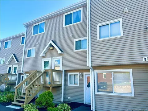 392 Elm St #E2, West Haven, CT 06516