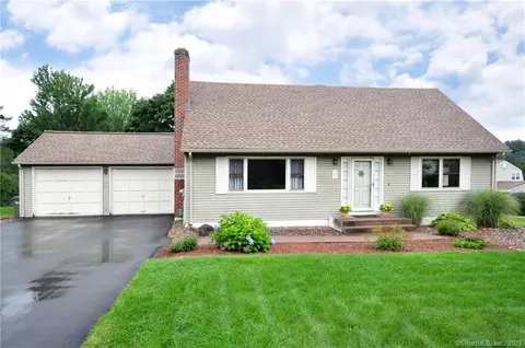 148 Strawberry Ln, Manchester, CT 06040