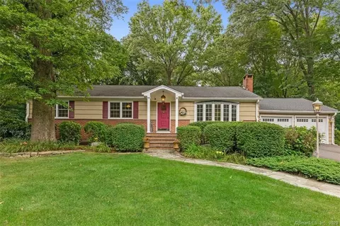 433 Pine Tree Dr, Orange, CT 06477