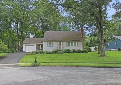 25 Vernondale Ct, Southington, CT 06489