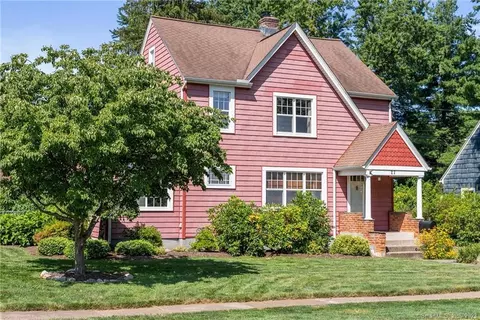 27 Wright Rd, Wethersfield, CT 06109