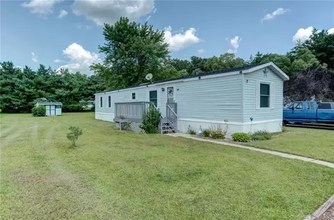 7 Elizabeth Ln, Windham, CT 06256