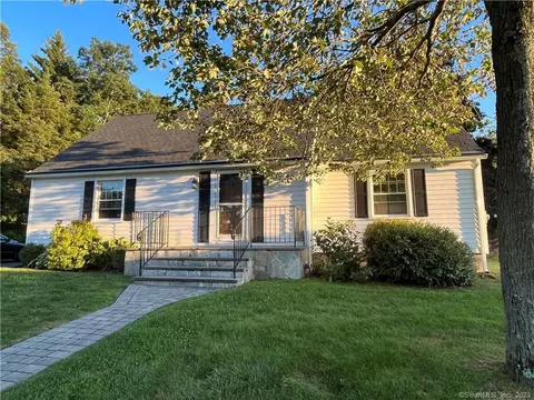 51 Alma St, Naugatuck, CT 06770