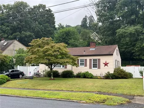 83 Brookside Ave, Naugatuck, CT 06770