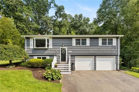 23 Willie Cir, Tolland, CT 06084