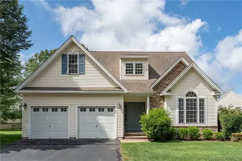27 Montgomery Dr #27, Northford, CT 06472