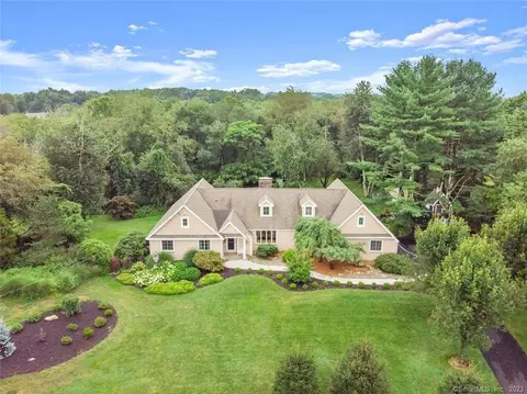 25 Sanford Dr, Easton, CT 06612
