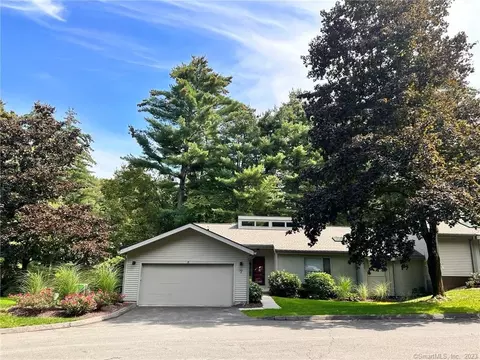 7 Bridle Path #7, Avon, CT 06001