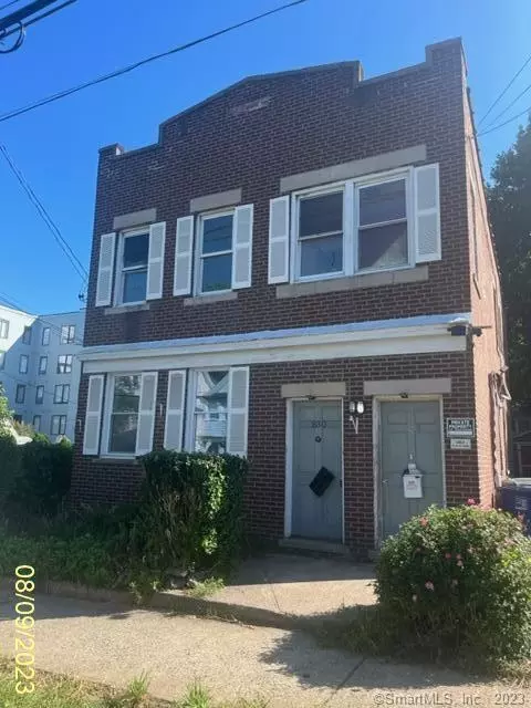 828-830 Brewster St, Bridgeport, CT 06605