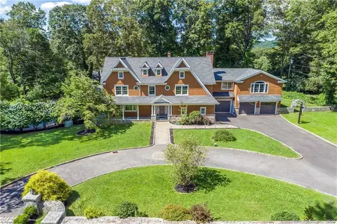 2 Christopher Rd, Ridgefield, CT 06877