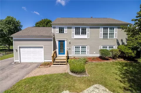 162 Daniel Brown Dr, Groton, CT 06355