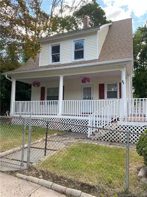 14 Center St, Meriden, CT 06450