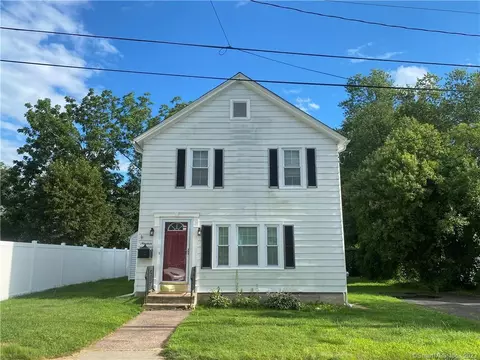 19 Arnold St, Middletown, CT 06457